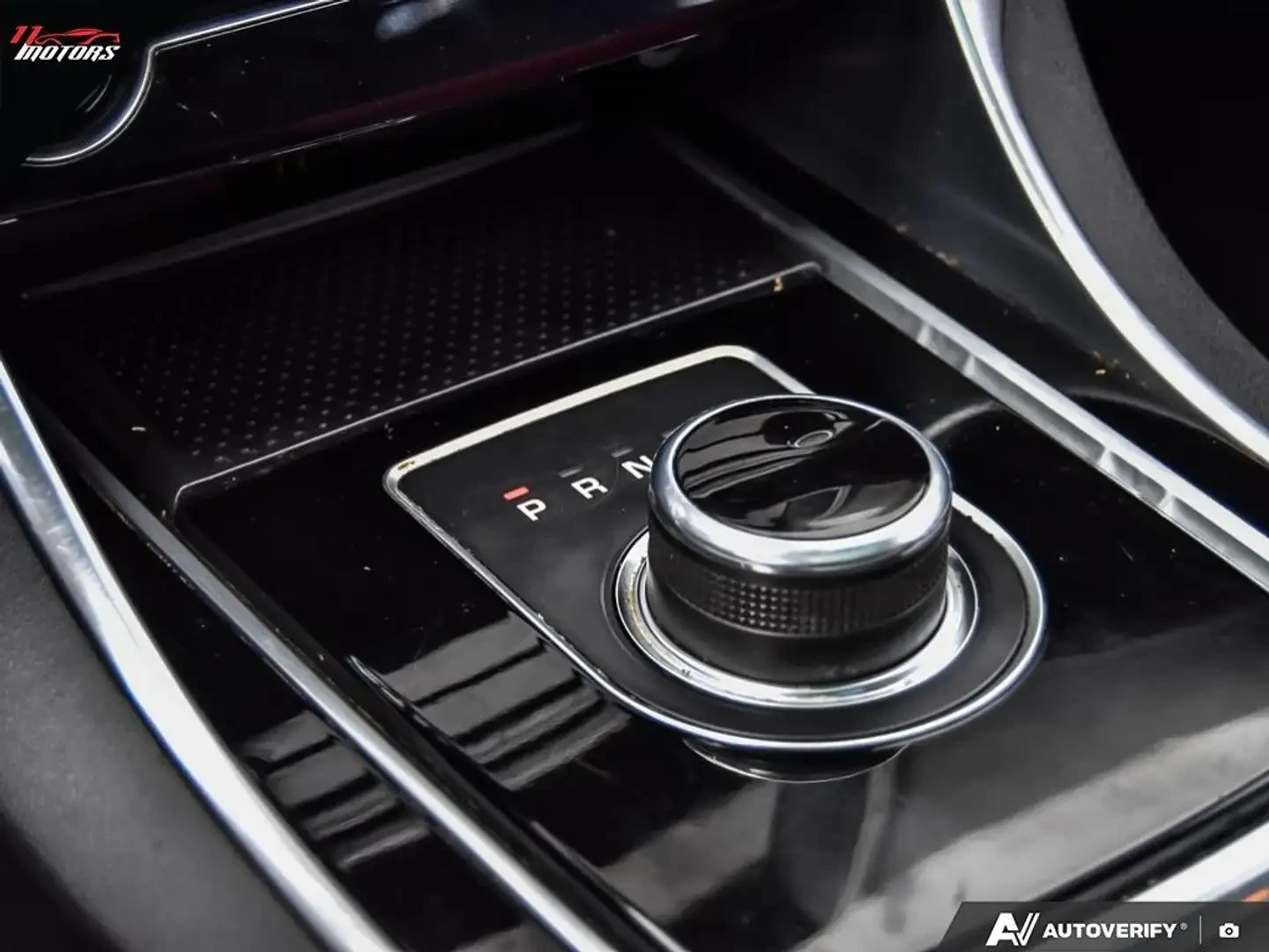 Jaguar XE V6 SC R-Sport  , снимка 14 - Автомобили и джипове - 54960187