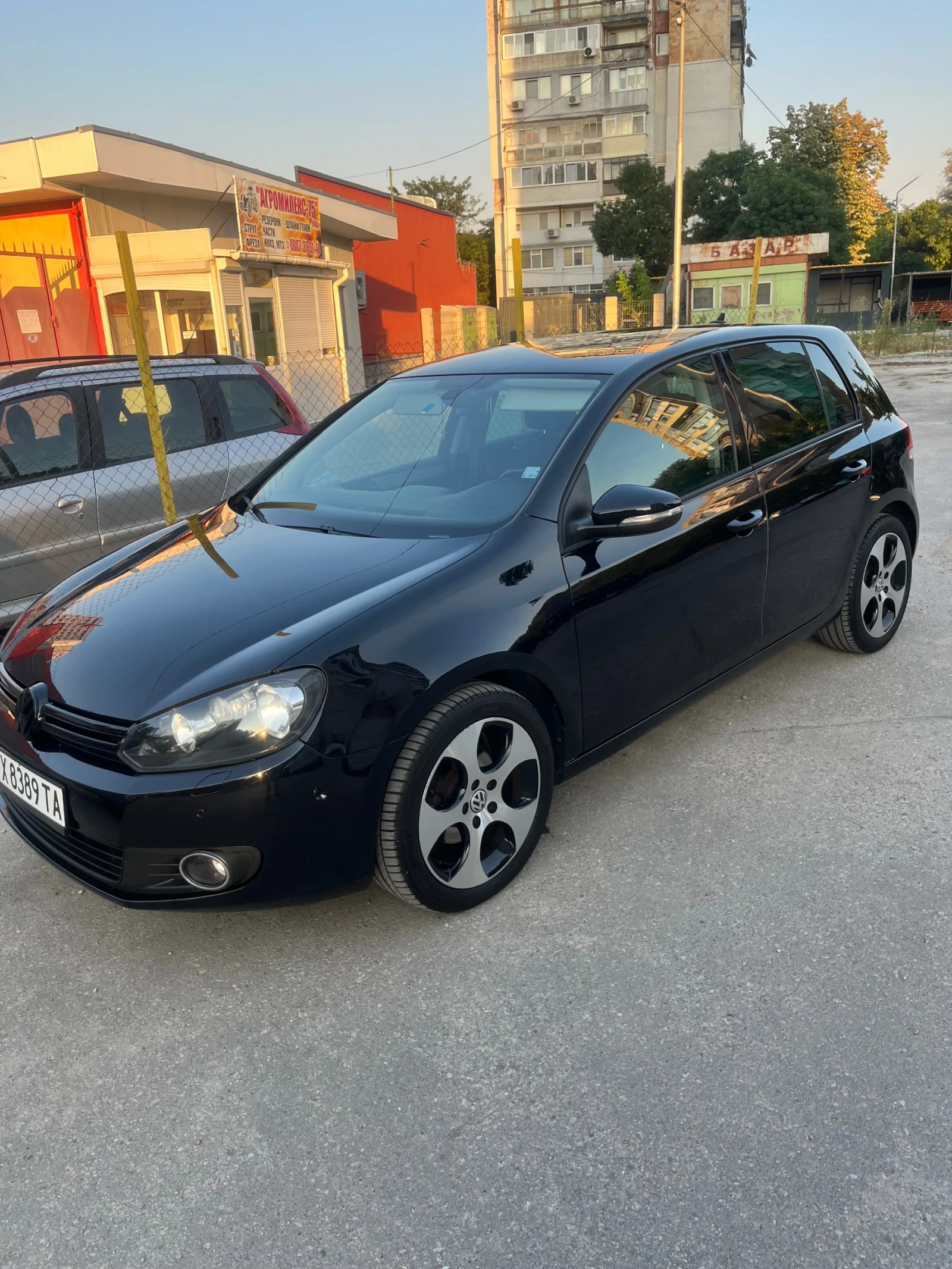 VW Golf 1.6 TDi, снимка 3 - Автомобили и джипове - 56204839