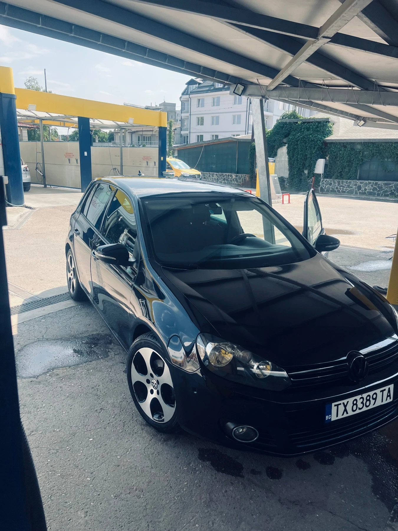 VW Golf 1.6 TDi, снимка 9 - Автомобили и джипове - 56204839