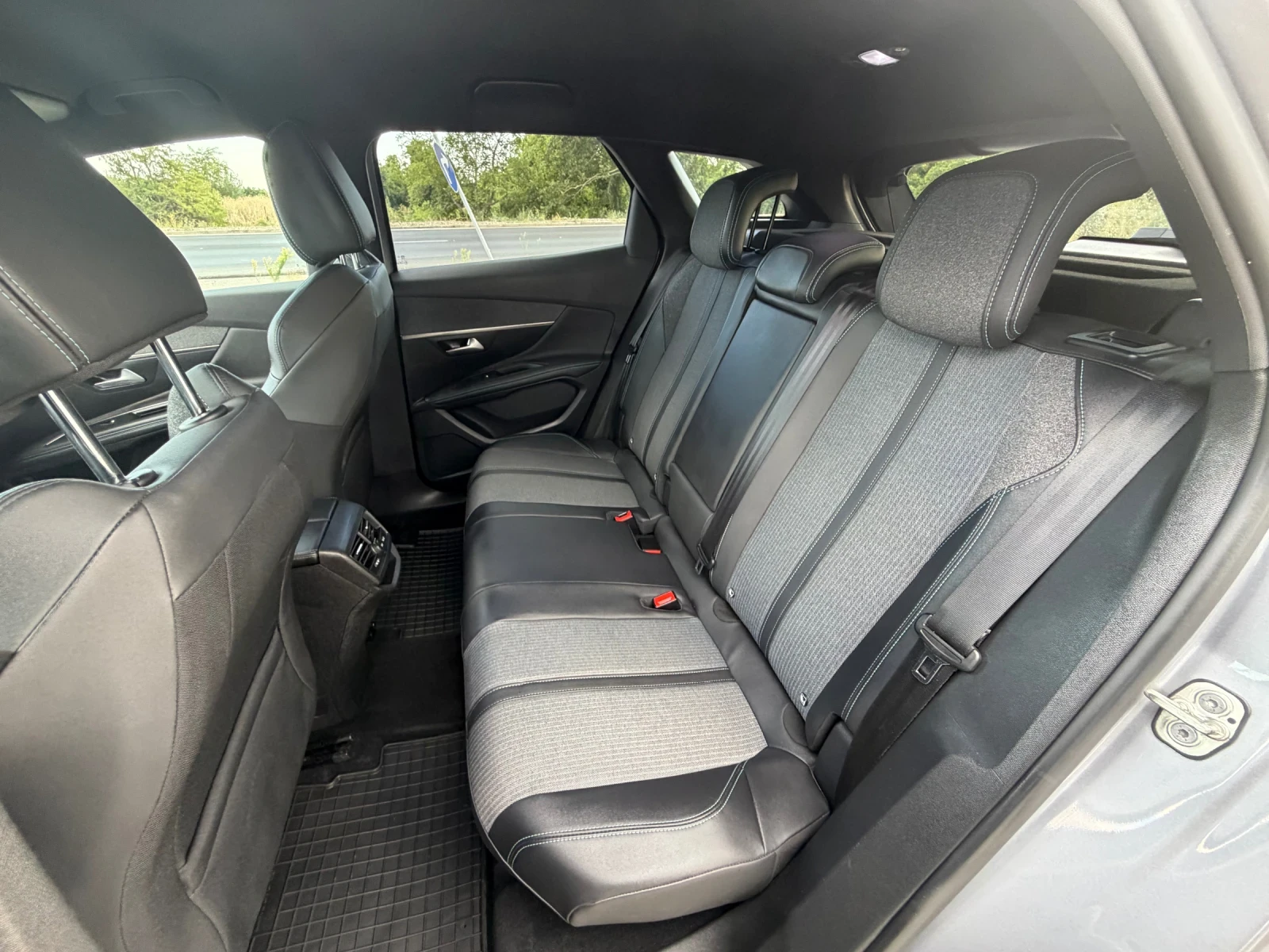 Peugeot 3008 Allure / АВТОМАТИК / 84 000 км / YOUTUBE / WAZE , снимка 12 - Автомобили и джипове - 55729521