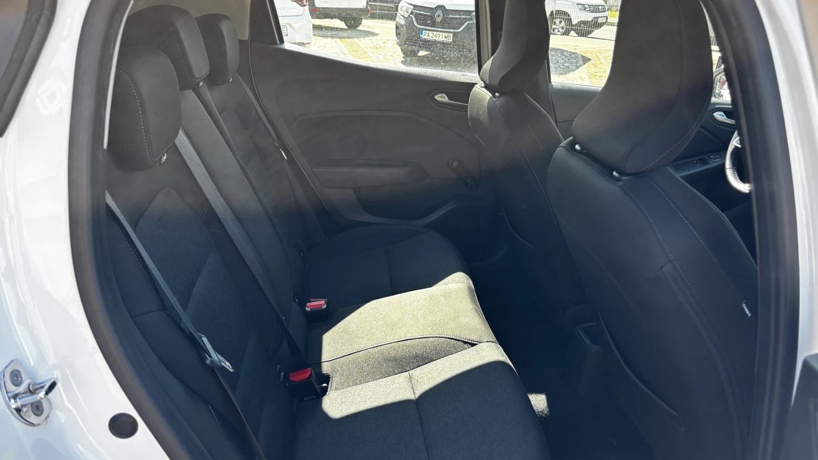 Renault Clio 1.0TCe/ 90 к.с, снимка 9 - Автомобили и джипове - 55903715