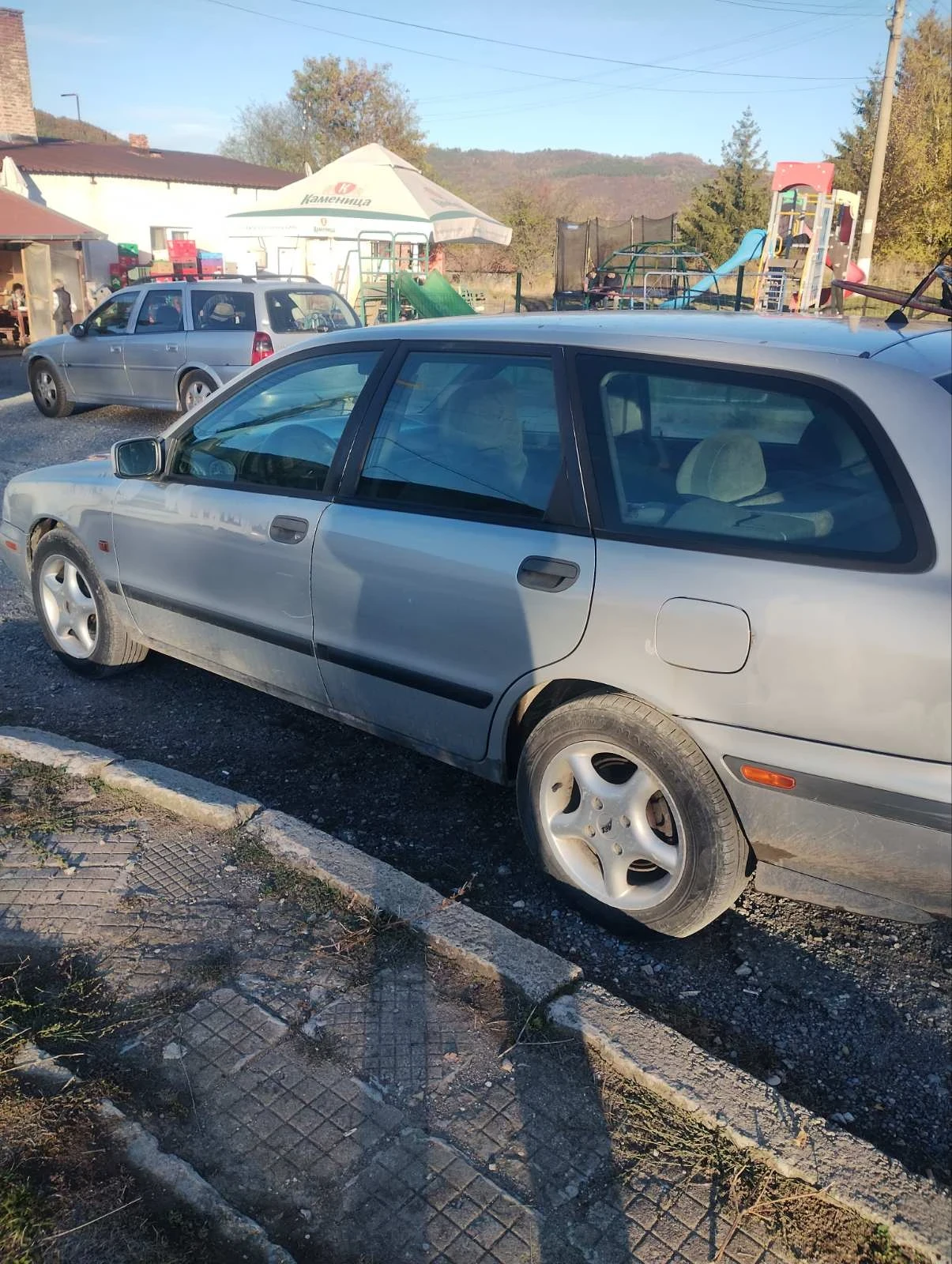 Volvo V40, снимка 3 - Автомобили и джипове - 56637076