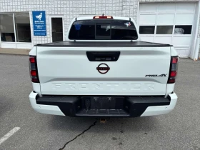 Nissan Frontier Crew Cab Bed 4x4  CARFAX | Auto.bg — изображение 4