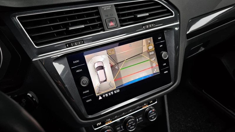 VW Tiguan 2.0TDI PRESTIGE , снимка 16 - Автомобили и джипове - 52534777