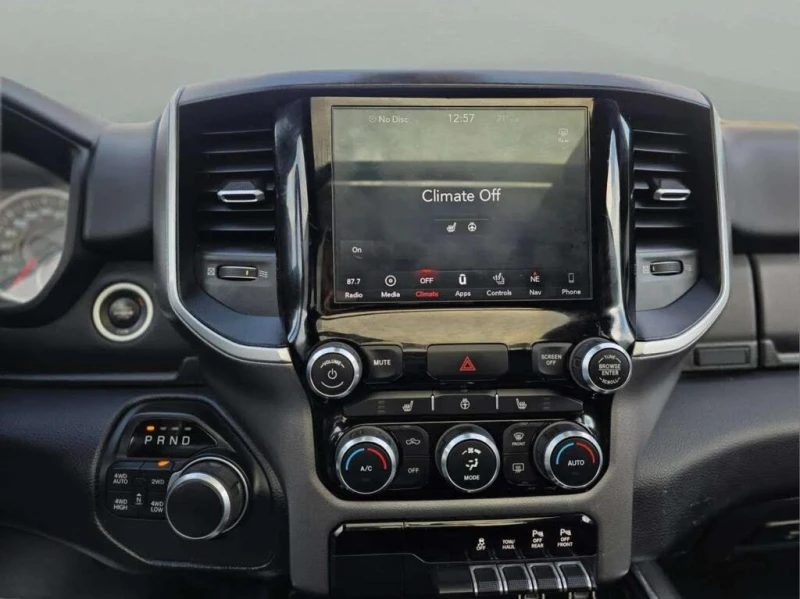 Dodge RAM 1500 Big Horn PANO* ПОДГРЕВ* CAM* CARPLAY* , снимка 12 - Автомобили и джипове - 52569584