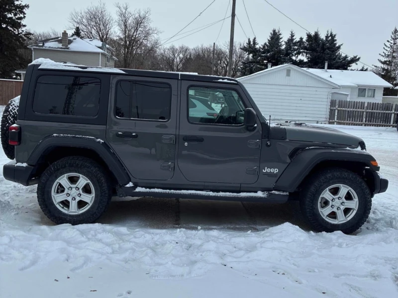Jeep Wrangler 2019 Sport * CARFAX * БЕЗ ПЪРВОНАЧАЛНА ВНОСКА, снимка 4 - Автомобили и джипове - 52831596
