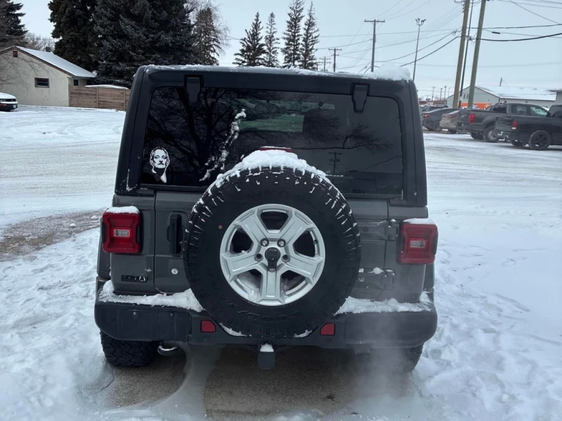 Jeep Wrangler 2019 Sport * CARFAX * БЕЗ ПЪРВОНАЧАЛНА ВНОСКА, снимка 5 - Автомобили и джипове - 52831596