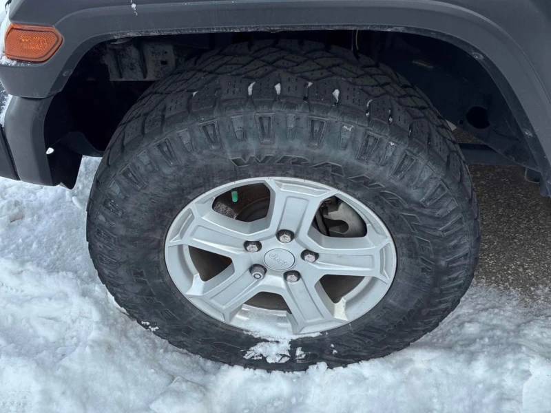 Jeep Wrangler 2019 Sport * CARFAX * БЕЗ ПЪРВОНАЧАЛНА ВНОСКА, снимка 6 - Автомобили и джипове - 52831596