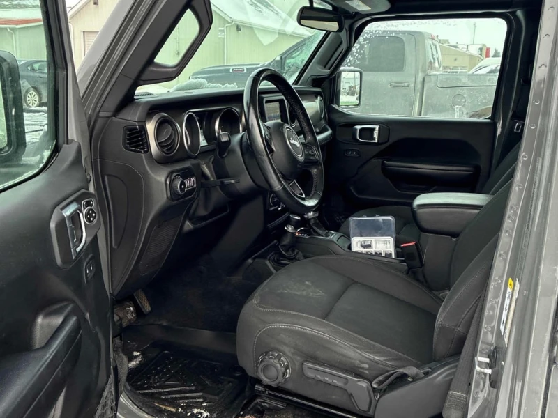 Jeep Wrangler 2019 Sport * CARFAX * БЕЗ ПЪРВОНАЧАЛНА ВНОСКА, снимка 7 - Автомобили и джипове - 52831596