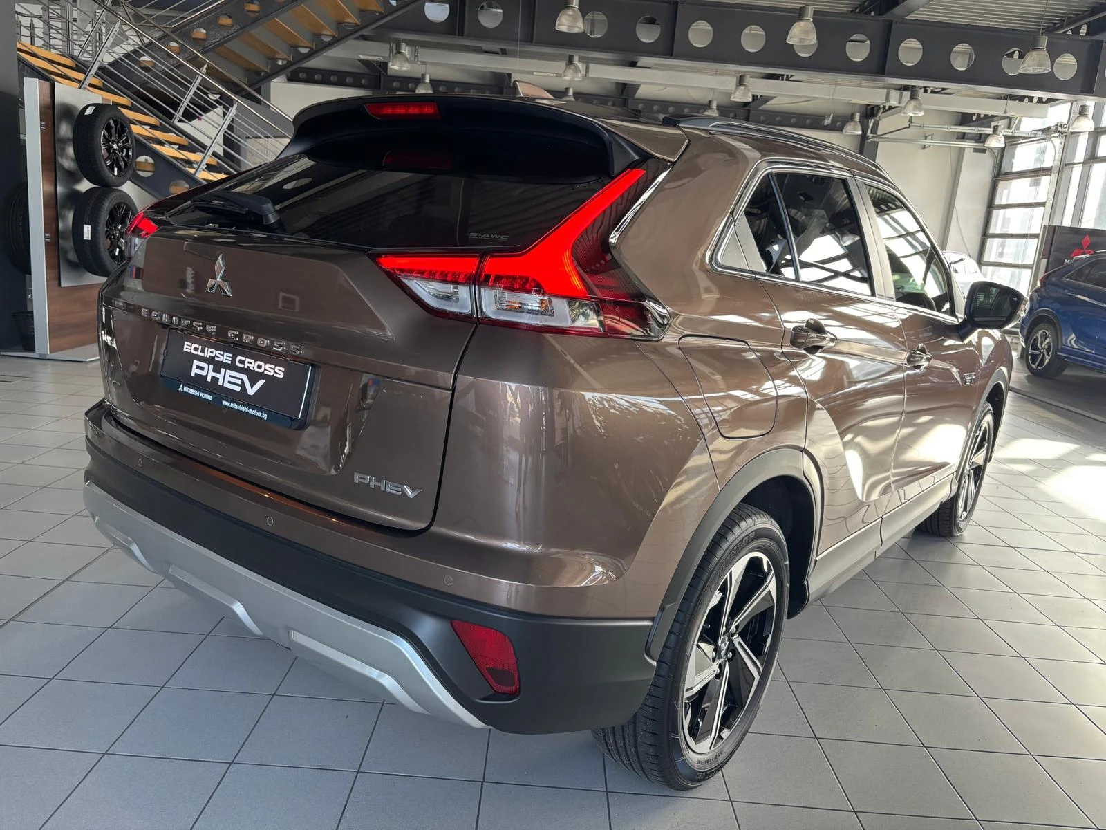 Mitsubishi Eclipse Cross PHEV INTENSE - изображение 4