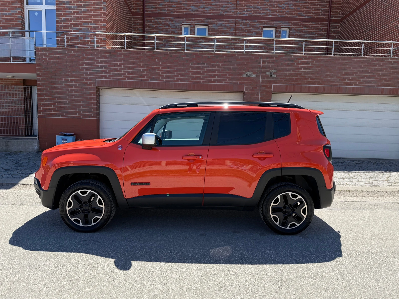 Jeep Renegade TRAIL RATED-2.4i-4X4-AVTOMAT-ШВЕЙЦАРИЯ - изображение 8