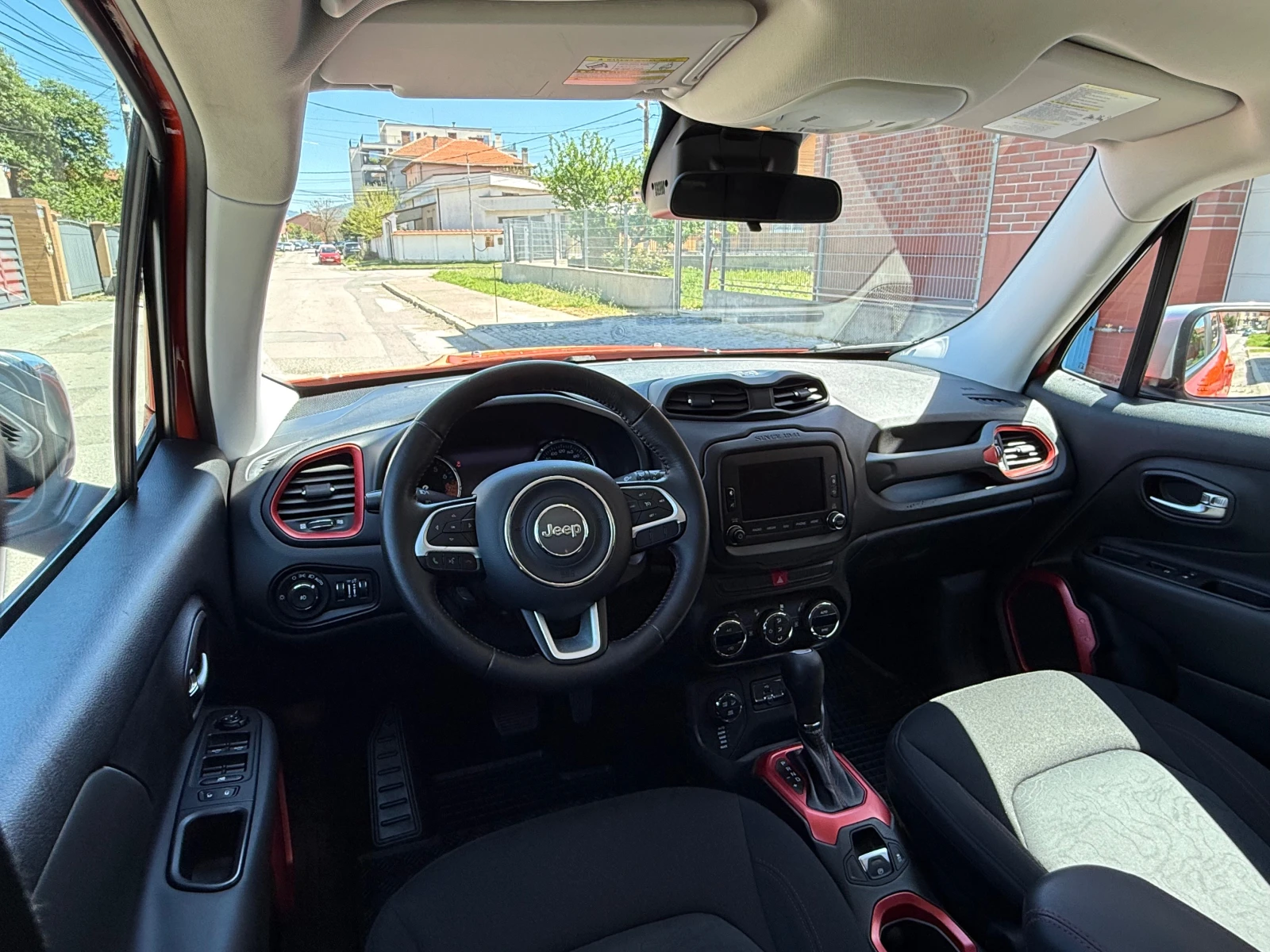 Jeep Renegade TRAIL RATED-2.4i-4X4-AVTOMAT-ШВЕЙЦАРИЯ - изображение 9