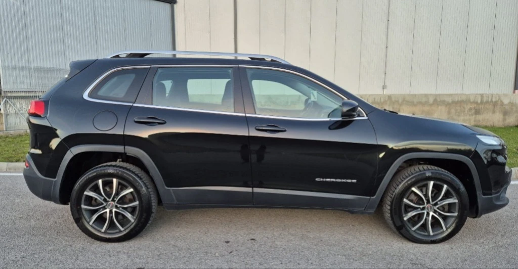 Jeep Cherokee 2.0 M- jet - изображение 6
