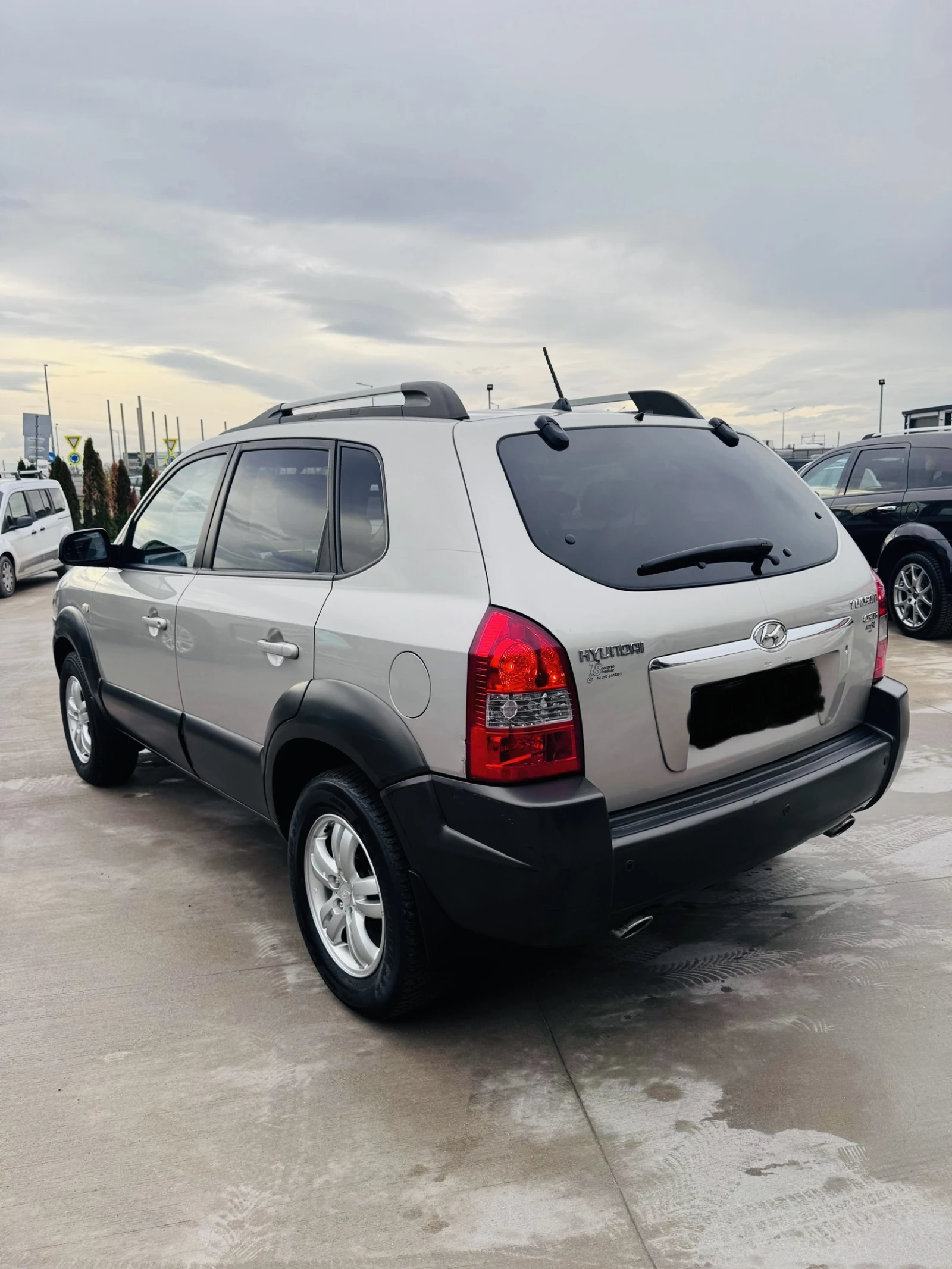 Hyundai Tucson 2.0CRDI-AUTOMATIC - изображение 8