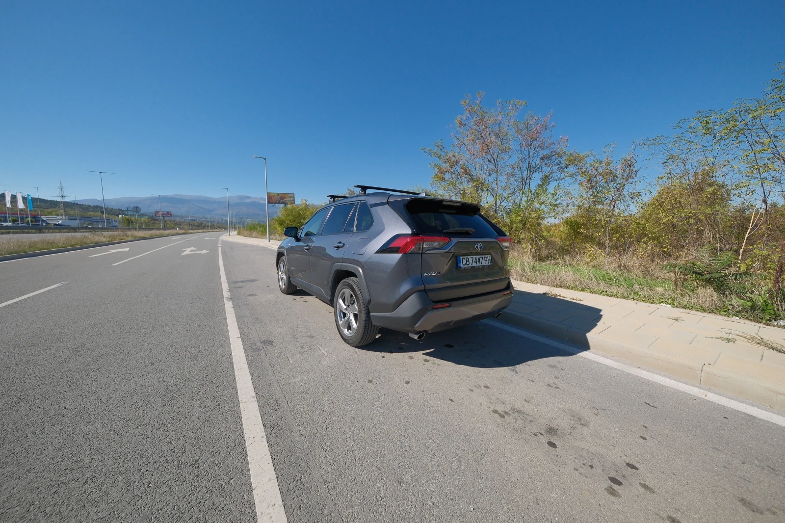 Toyota Rav4 Luxury Premium, снимка 3 - Автомобили и джипове - 53958169