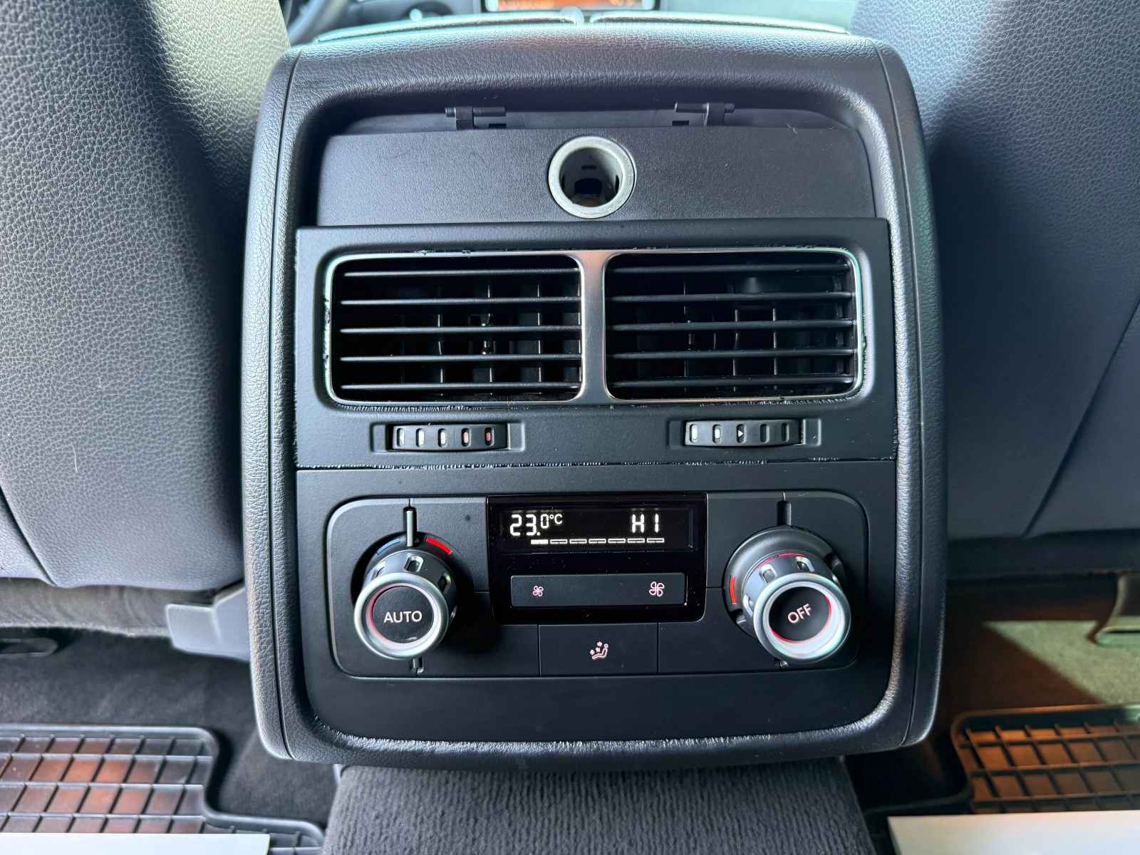 VW Touareg 3.0d 239 к.с. , снимка 12 - Автомобили и джипове - 53985272