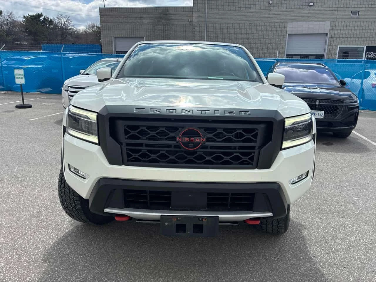 Nissan Frontier Crew Cab Bed 4x4  CARFAX, снимка 6 - Автомобили и джипове - 54123471