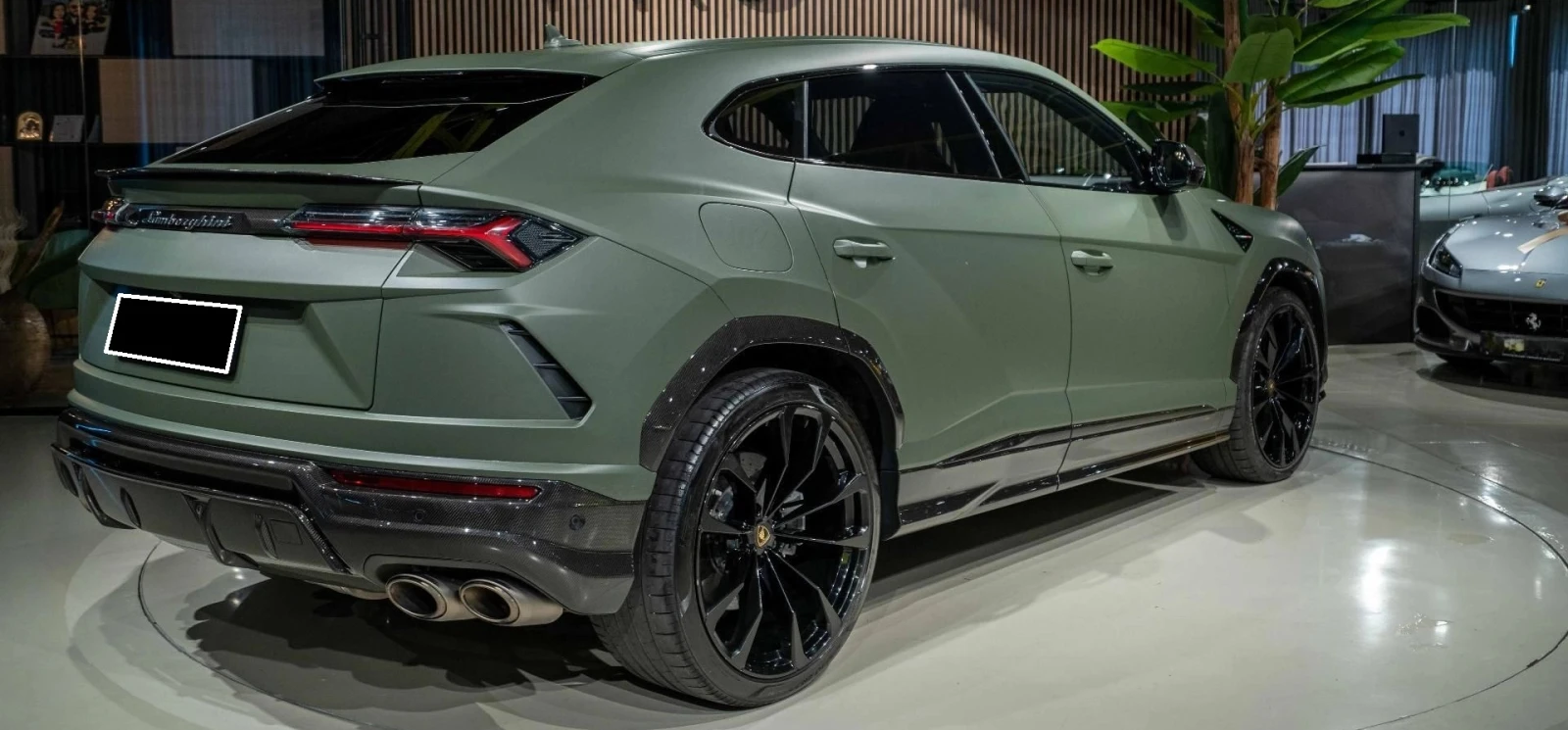 Lamborghini Urus 4.0 V8 AWD Carbon Package, снимка 2 - Автомобили и джипове - 54625270