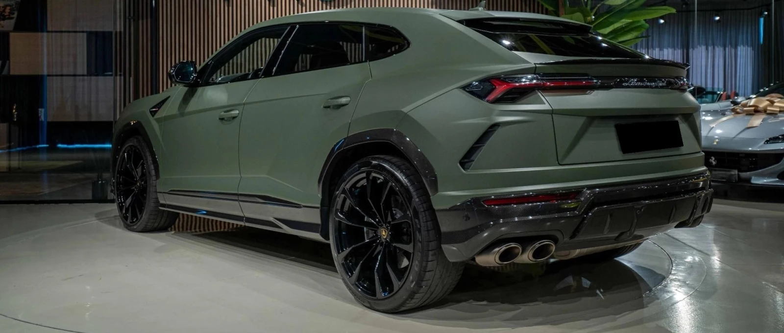 Lamborghini Urus 4.0 V8 AWD Carbon Package, снимка 3 - Автомобили и джипове - 54625270