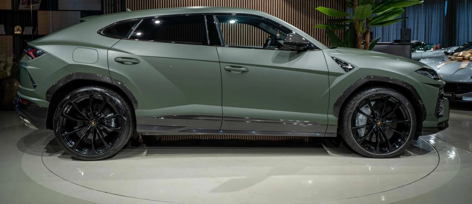 Lamborghini Urus 4.0 V8 AWD Carbon Package, снимка 4 - Автомобили и джипове - 54625270