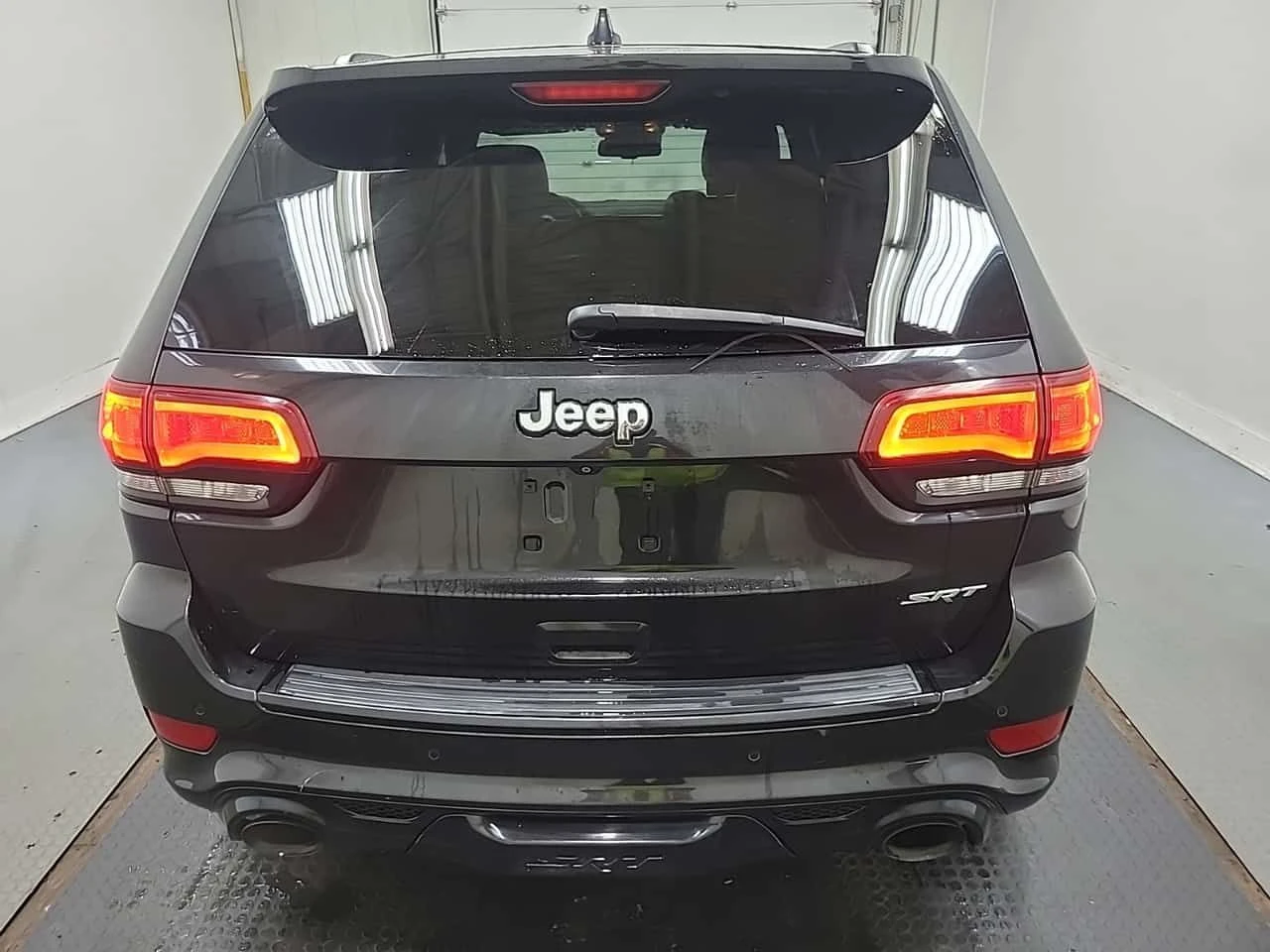 Jeep Grand cherokee * SRT * CARFAX * ОПЦИЯ ЗА ФИНАНСИРАНЕ, снимка 4 - Автомобили и джипове - 54963485
