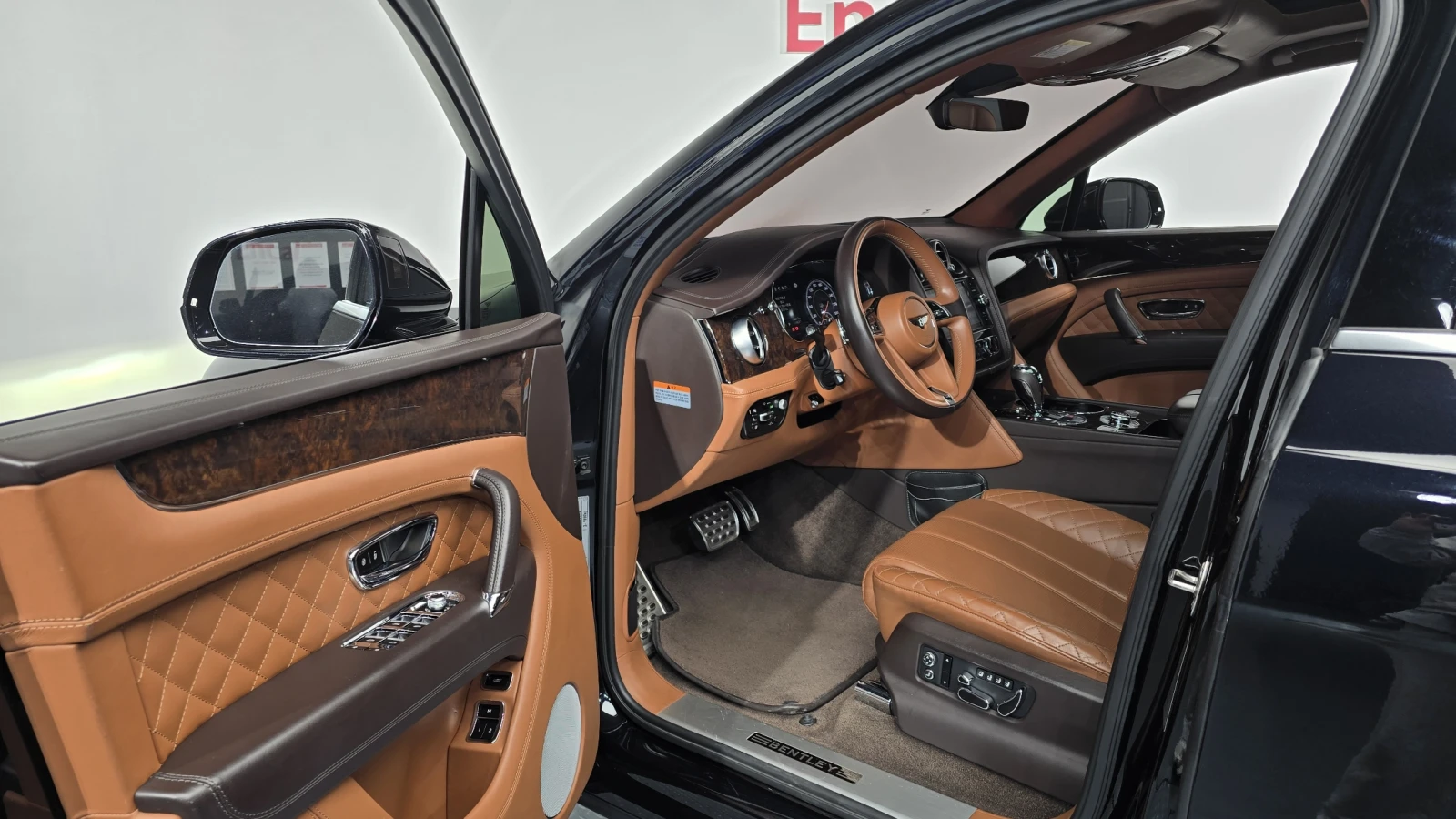 Bentley Bentayga W12* 360* МАСАЖ* ЕЛ. БАГАЖНИК* КРАЙНА ЦЕНА, снимка 10 - Автомобили и джипове - 55496087