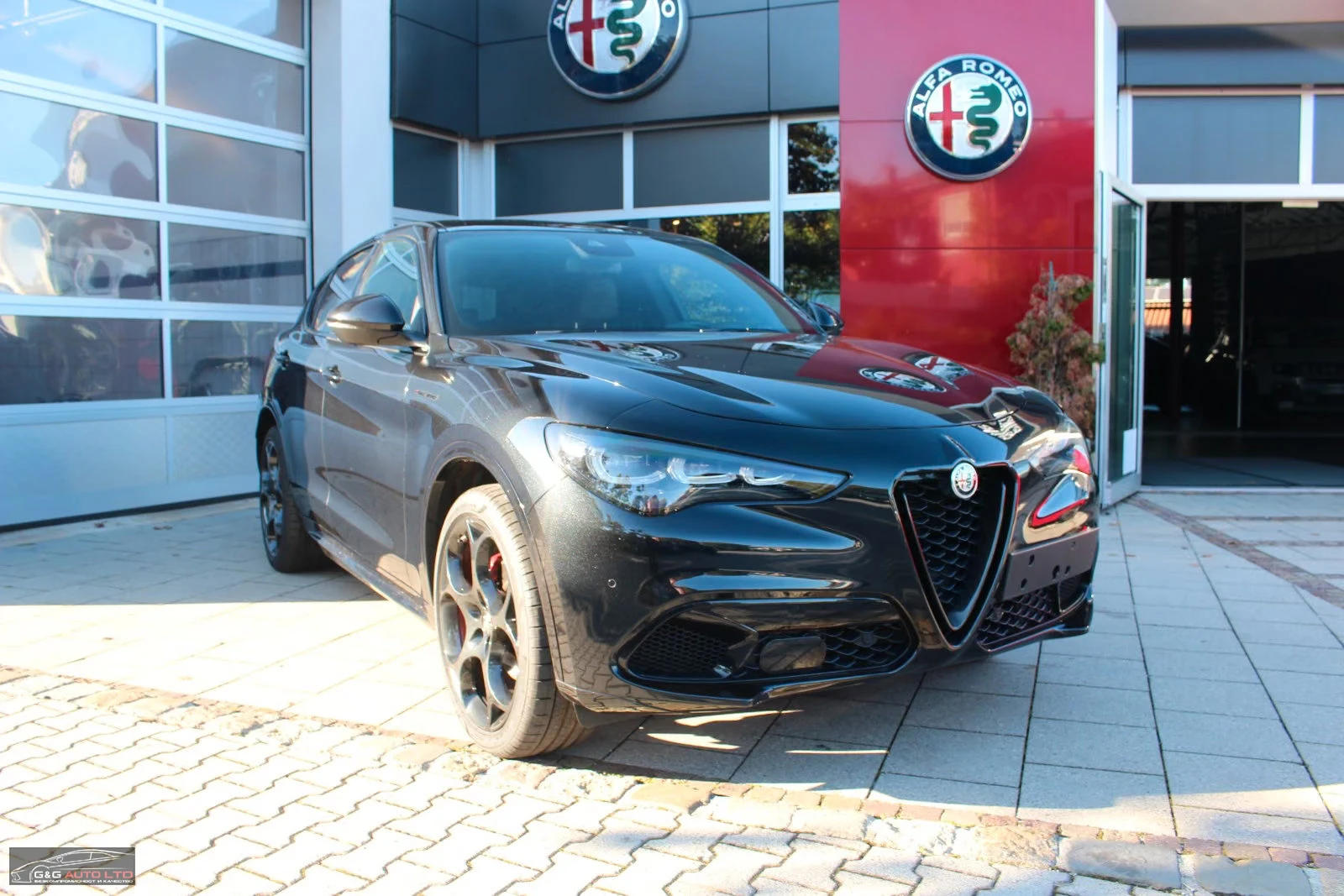 Alfa Romeo Stelvio COMPETIZIONE/280HP/Q4/MATRIX/FACE/CAM/H&K/ACC/904z, снимка 2 - Автомобили и джипове - 56200555
