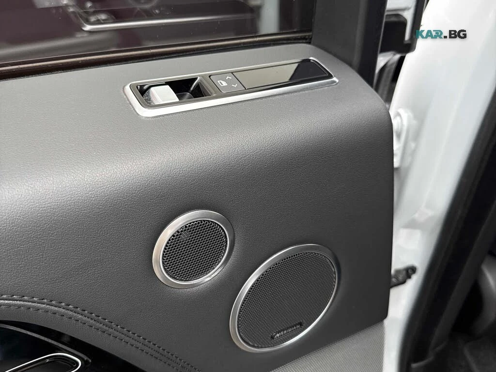 Land Rover Range rover HUD * Pano * 360 * АвтоКредит * (ЦЕНА ДО БГ), снимка 11 - Автомобили и джипове - 56222958