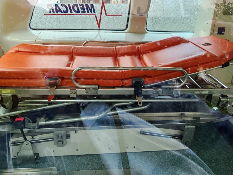 Mercedes-Benz Vito 2.2cdi , снимка 5 - Бусове и автобуси - 51892269