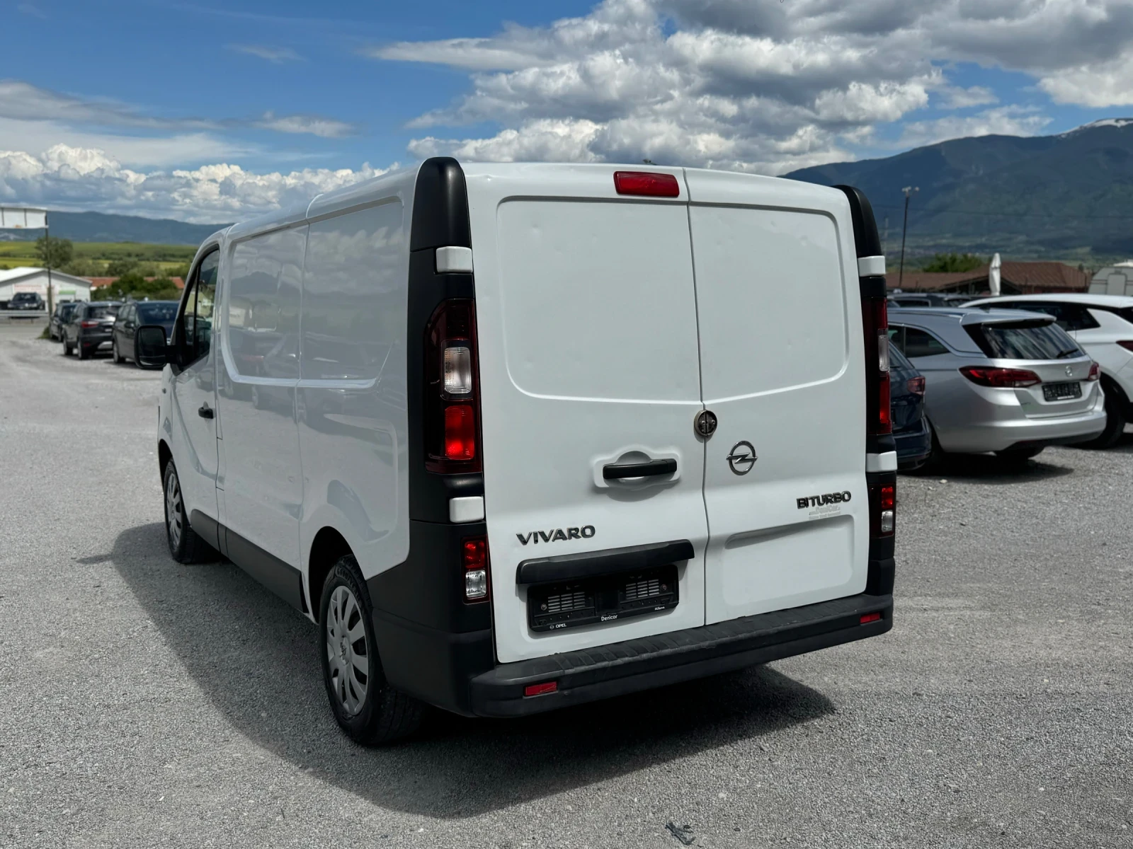 Opel Vivaro ТОП СЪСТОЯНИЕ/ РЕАЛНИ 185.000км!!!, снимка 6 - Бусове и автобуси - 54565793