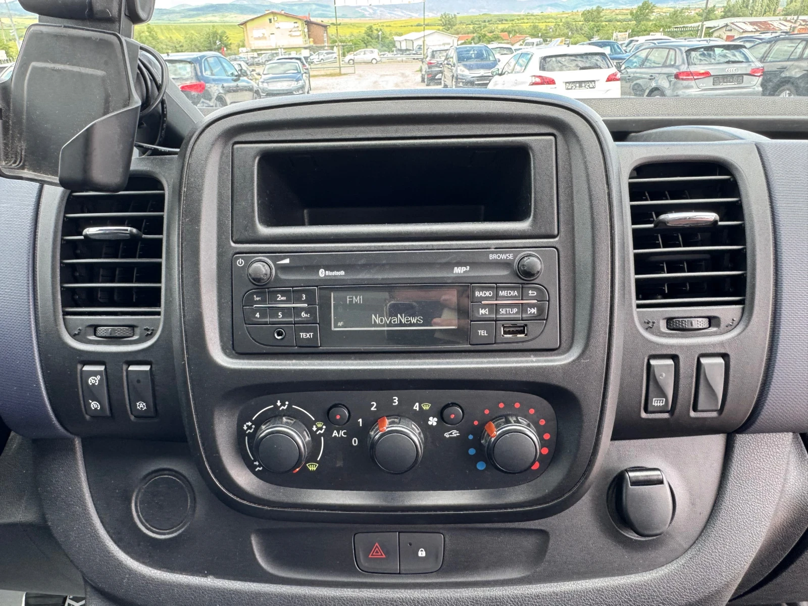 Opel Vivaro ТОП СЪСТОЯНИЕ/ РЕАЛНИ 185.000км!!!, снимка 15 - Бусове и автобуси - 54565793