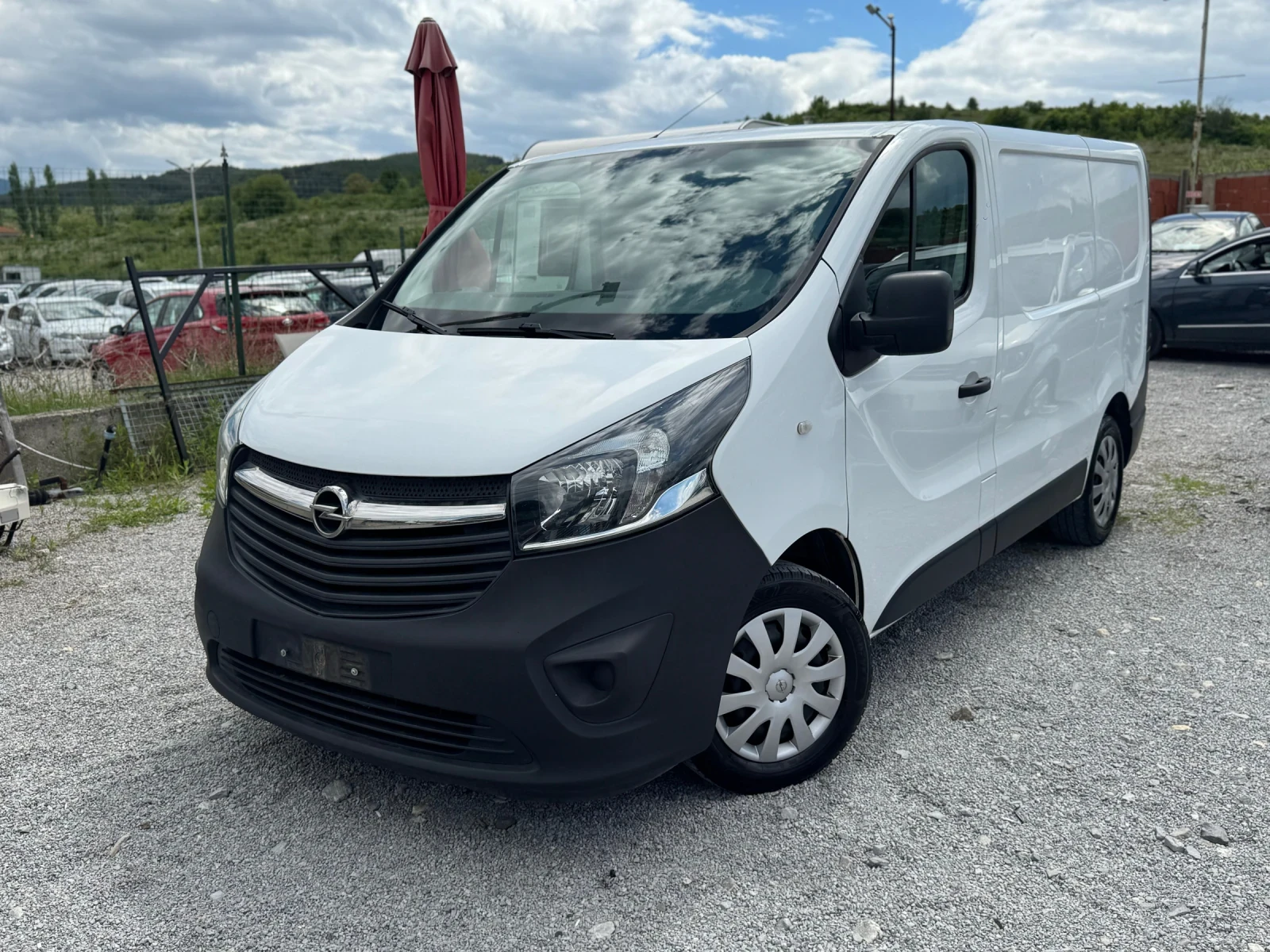Opel Vivaro ТОП СЪСТОЯНИЕ/ РЕАЛНИ 185.000км!!!, снимка 3 - Бусове и автобуси - 54565793
