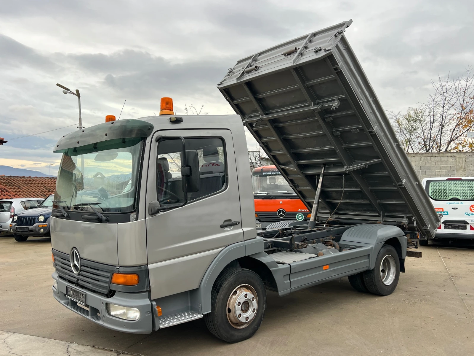 Mercedes-Benz Atego 815 ТРИСТРАНЕН САМОСВАЛ - изображение 3