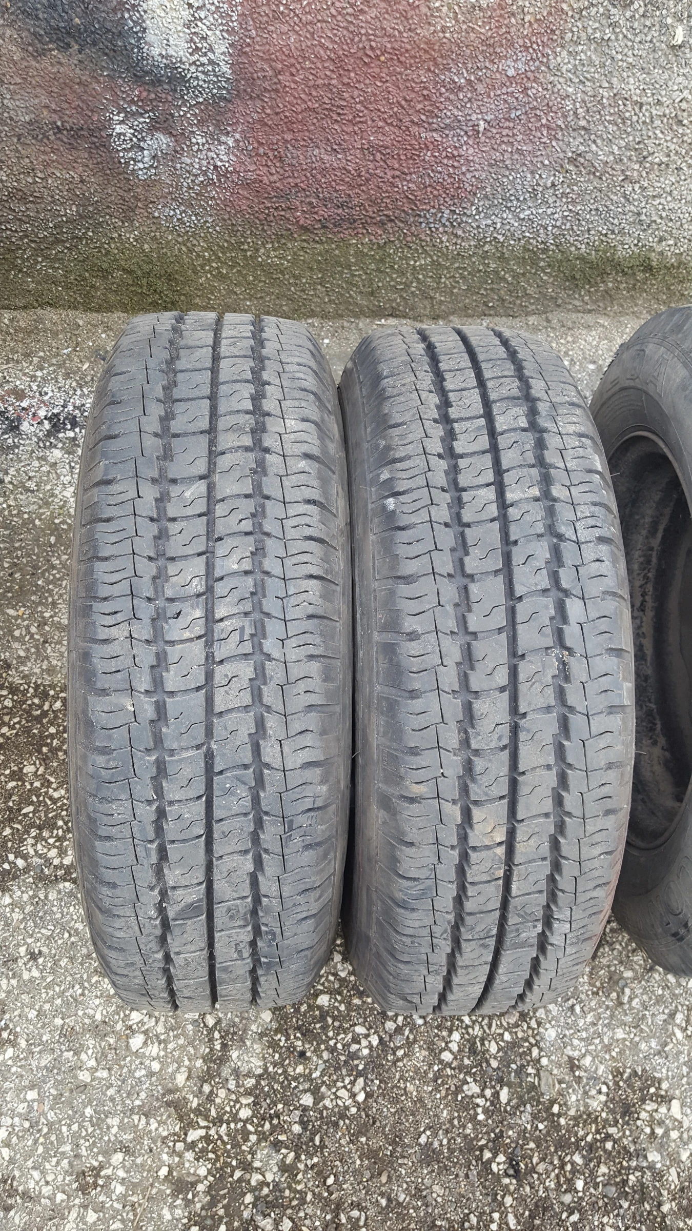 Гуми с джанти Tigar 195/70R15, снимка 2 - Гуми и джанти - 54116077