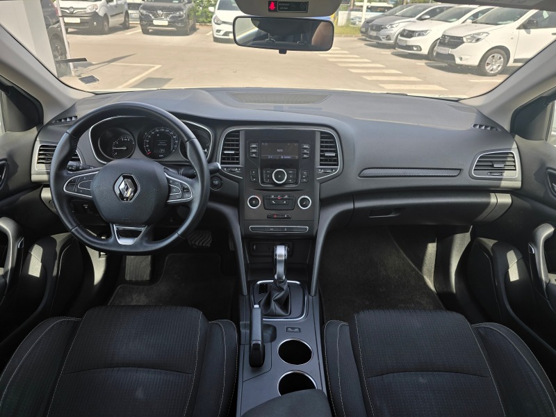 Renault Megane 1.3 Tce, снимка 8 - Автомобили и джипове - 46309691