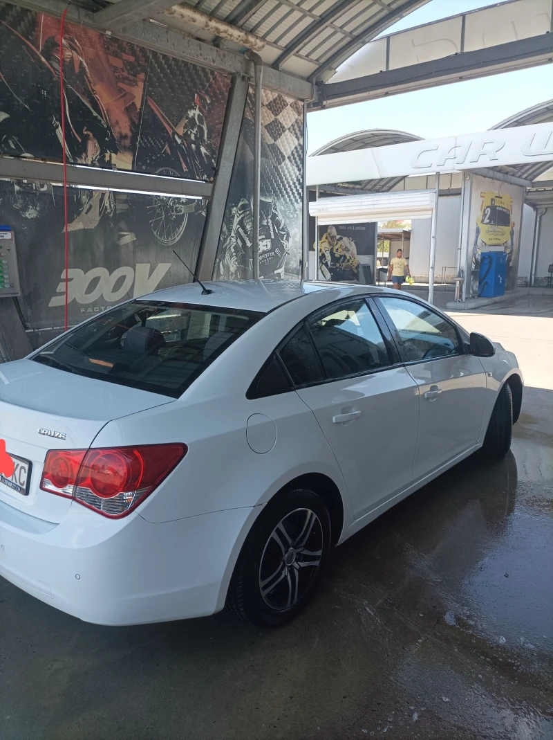 Chevrolet Cruze, снимка 2 - Автомобили и джипове - 48487773