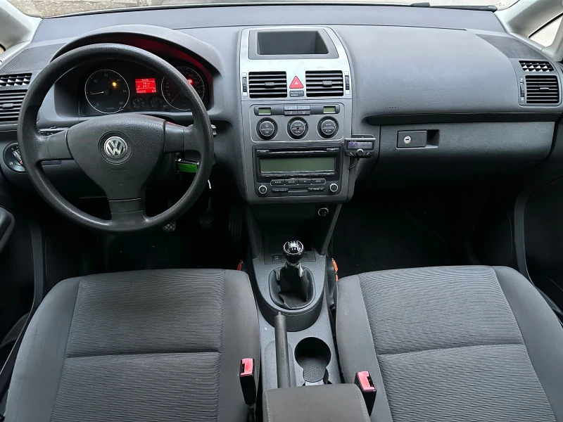 VW Touran 1.9 TDI 6 ск., снимка 11 - Автомобили и джипове - 48758218