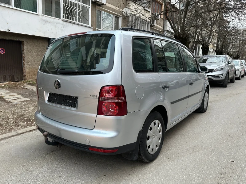 VW Touran 1.9 TDI 6 ск., снимка 8 - Автомобили и джипове - 48758218