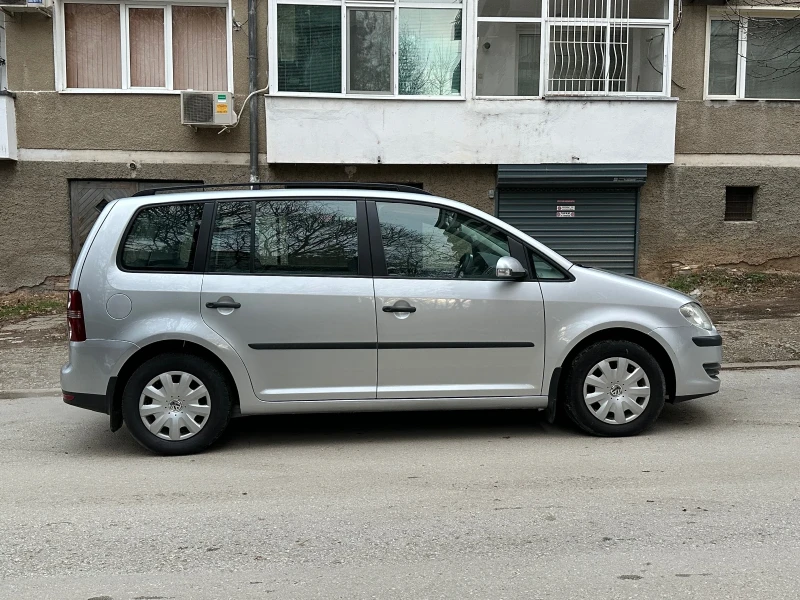 VW Touran 1.9 TDI 6 ск., снимка 7 - Автомобили и джипове - 48758218