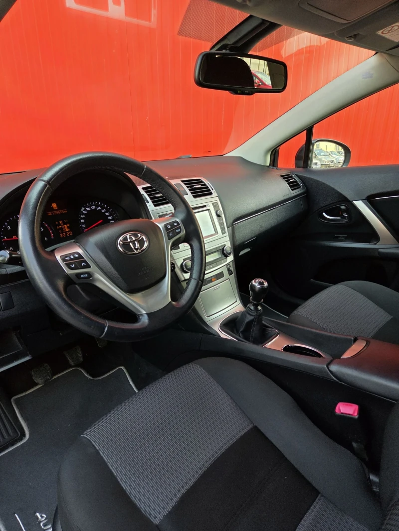 Toyota Avensis 2.0 D4D, снимка 7 - Автомобили и джипове - 51282874