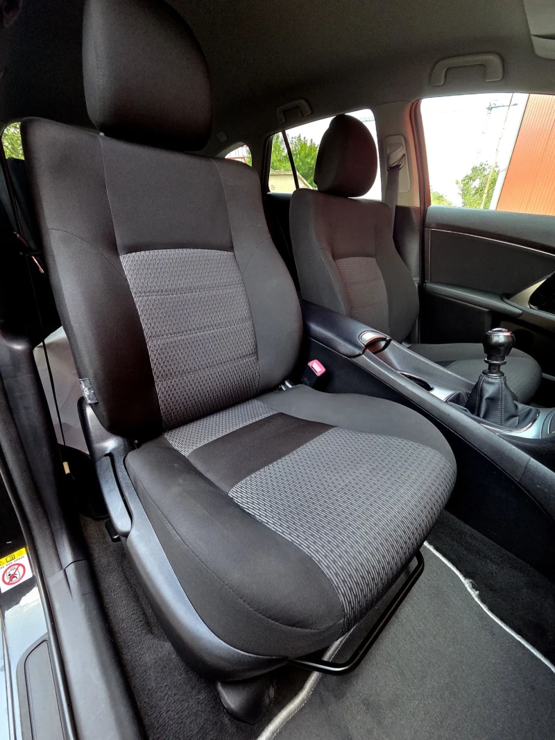 Toyota Avensis 2.0 D4D, снимка 14 - Автомобили и джипове - 51282874