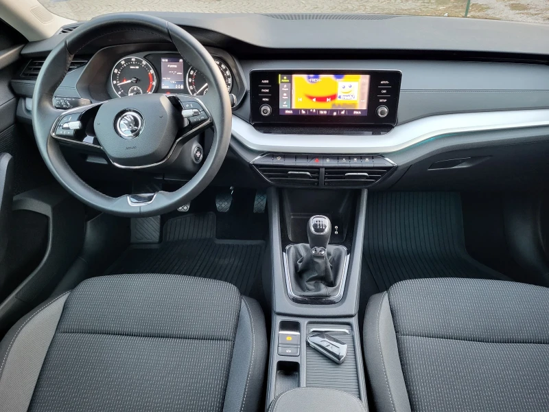 Skoda Octavia 1.5 Tfsi, снимка 11 - Автомобили и джипове - 52171385