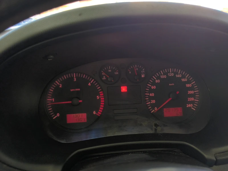 Seat Leon 1.9 TDI, снимка 7 - Автомобили и джипове - 52532124