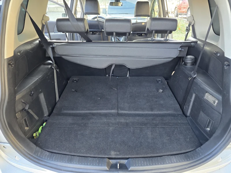 Mazda 5 2.0 TDI - 7 местна, снимка 9 - Автомобили и джипове - 52800260