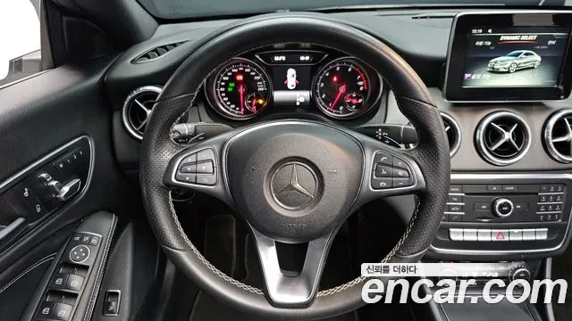Mercedes-Benz CLA 250 4 Matic , снимка 5 - Автомобили и джипове - 54929764