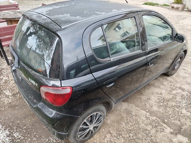 Toyota Yaris, снимка 8 - Автомобили и джипове - 55170690