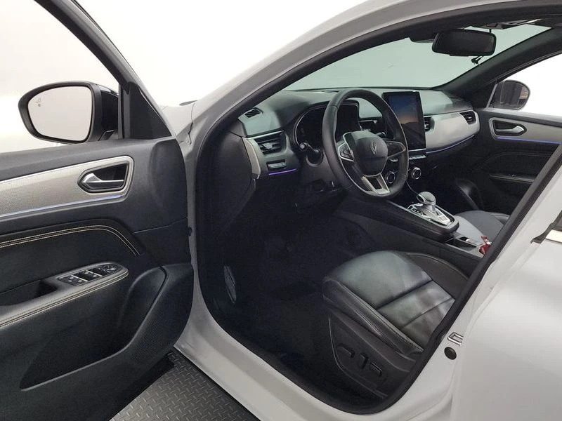 Renault Arkana 1.6 E-TECH Iconic| 160к.с.| ВКЛ.ТЕХНОТЕСТ, снимка 10 - Автомобили и джипове - 55299651