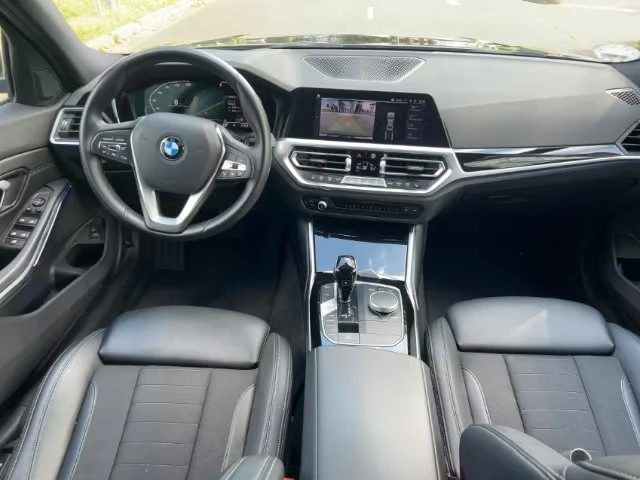 BMW 330 d/286HP/LED/CAM/NAVI/KLESS/653z, снимка 9 - Автомобили и джипове - 55443387