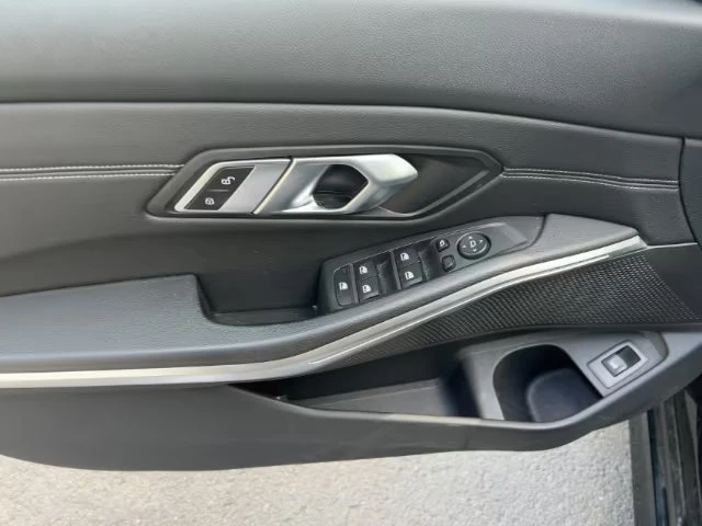 BMW 330 d/286HP/LED/CAM/NAVI/KLESS/653z, снимка 14 - Автомобили и джипове - 55443387