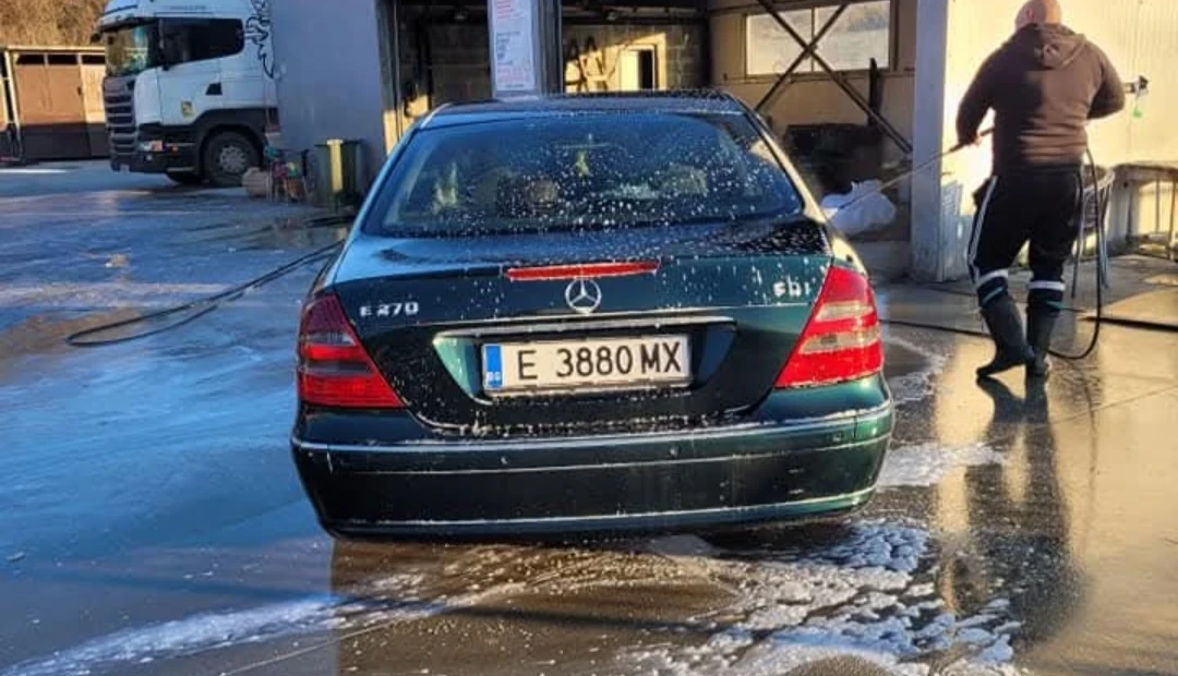 Mercedes-Benz E 270  - изображение 6